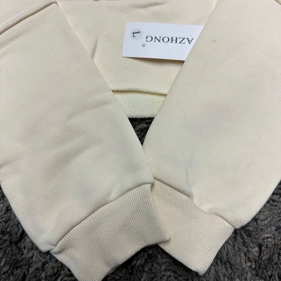 Cream Cropped Zip-Up Sweatshirt <<<<60>>>> - Picture 4 of 7